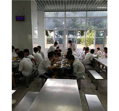 東坑小學(xué)食堂承包外包工廠成本_龍發(fā)膳食